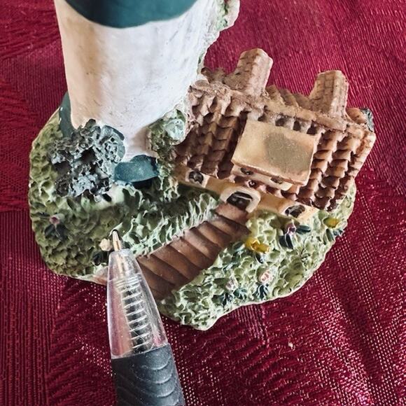 Lighthouse Ceramic Figurines Set of 2 Hand painted Decor Costal Core Nautical - Picture 6 of 15